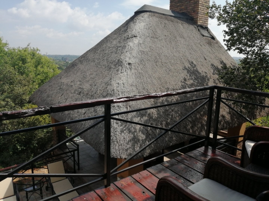 4 Bedroom Property for Sale in Boschenvaal River Front Lodges Free State